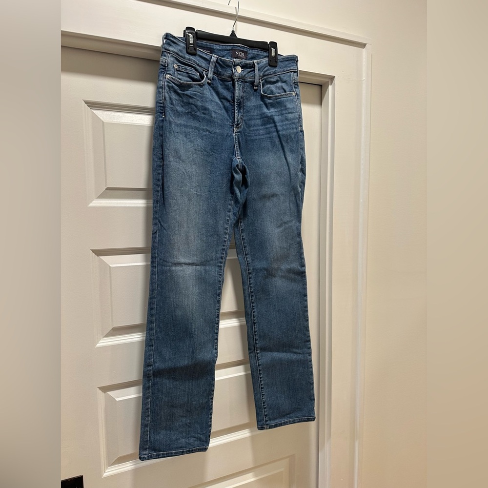Nydj jeans. Marilyn straight. Size 6